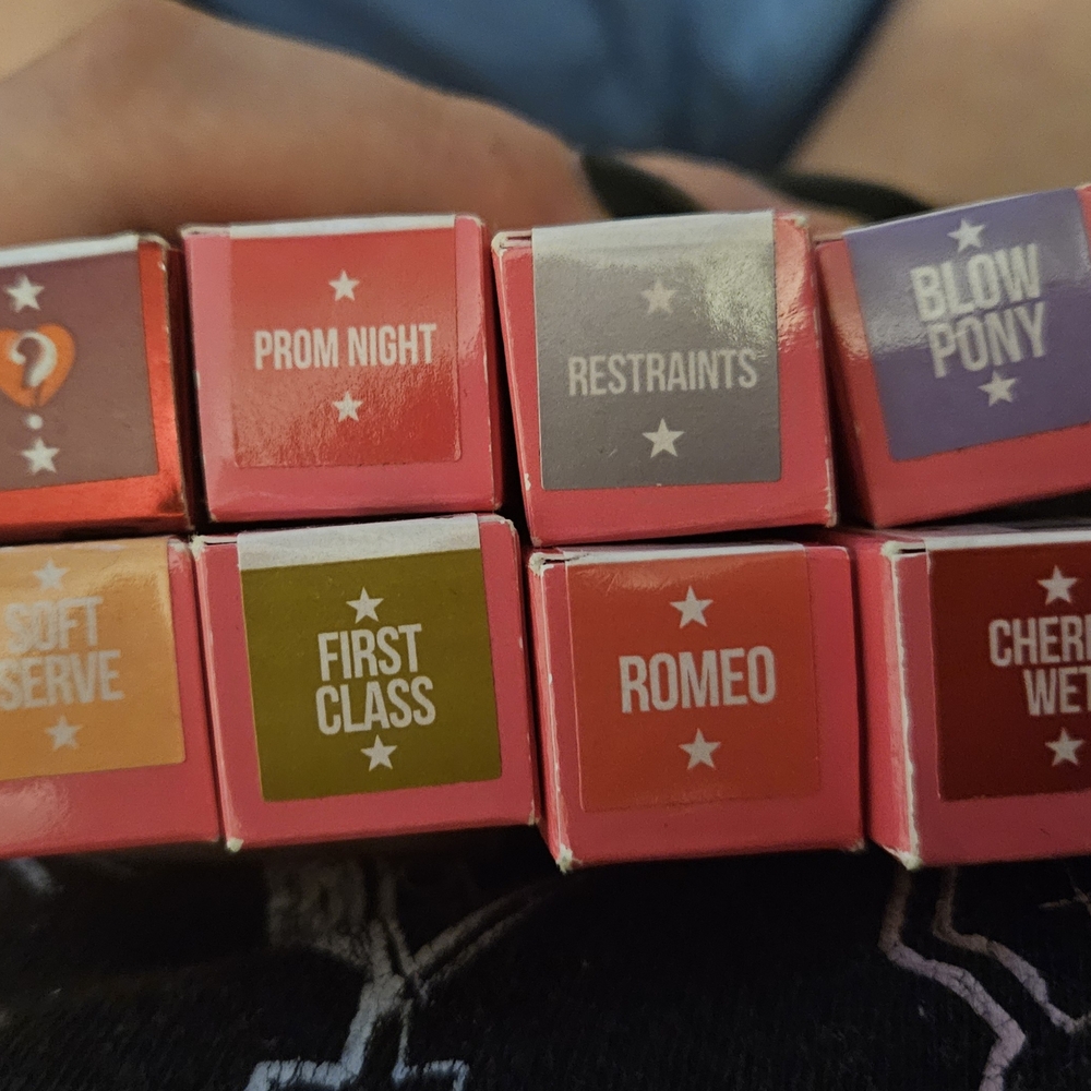 Jeffree Star Prom Night Lipstick - Vibrant Pink